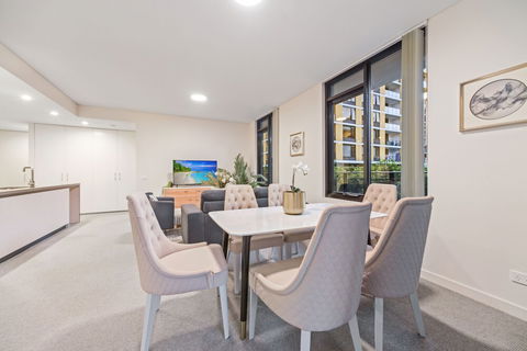HomeHotel Stylish Apt Next To Train & Westfield - Getaway Accommodation 3