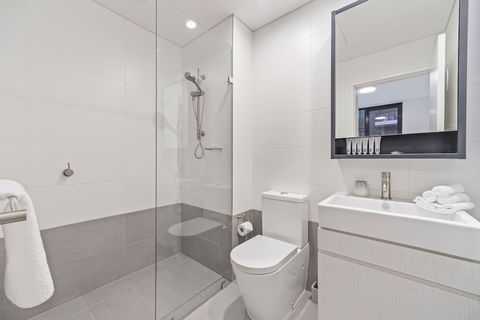 HomeHotel Stylish Apt Next To Train & Westfield - Getaway Accommodation 1