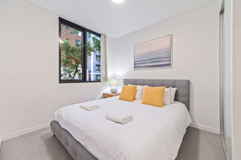 HomeHotel Stylish Apt Next To Train & Westfield - Getaway Accommodation 2