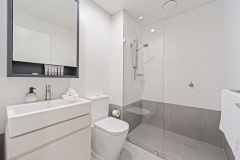 HomeHotel Stylish Apt Next To Train & Westfield - Getaway Accommodation 4
