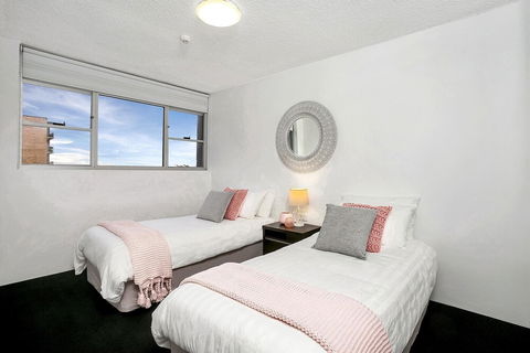 Modern Two Bedroom Apartment With Views HARIS - Getaway Accommodation 5