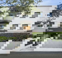 Contemporary Garden Apartment SINC1 - Getaway Accommodation