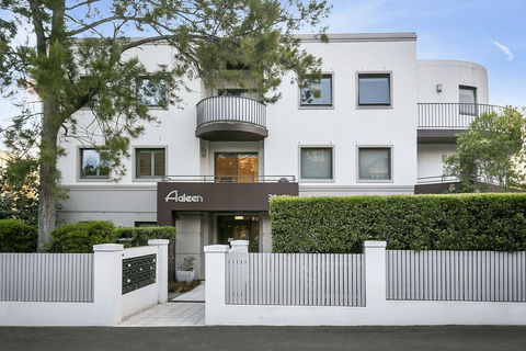 Contemporary Garden Apartment SINC1 - Getaway Accommodation 0