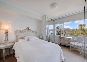 Elegant Waterfront Mosman Bay RAG10 - Getaway Accommodation 0