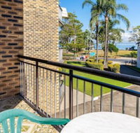 Great location close to waterfront Shops Restaurants  Cafes. - Getaway Accommodation