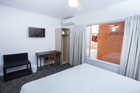 Wilsonton Hotel - Getaway Accommodation 5