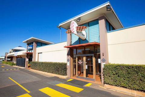 Wilsonton Hotel - Getaway Accommodation 1