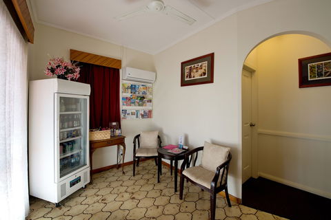 Mineral Sands Motel - Getaway Accommodation 0