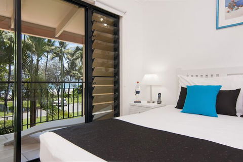 By The Sea Port Douglas - Getaway Accommodation 2