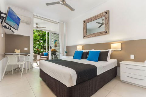 By The Sea Port Douglas - Getaway Accommodation 3