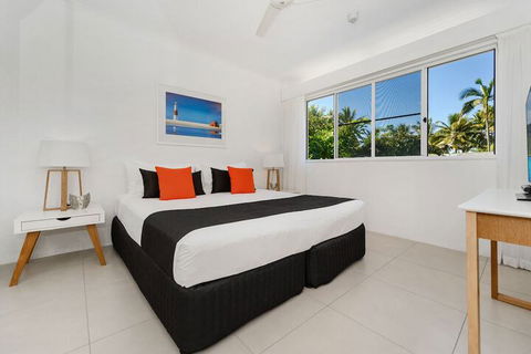 By The Sea Port Douglas - Getaway Accommodation 7