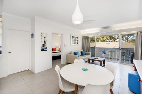 By The Sea Port Douglas - Getaway Accommodation 5