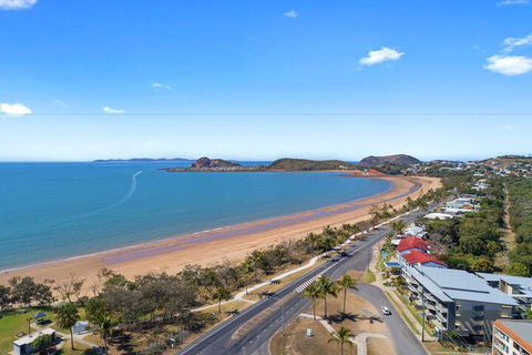 Beaches On Lammermoor Apartments - Getaway Accommodation 2