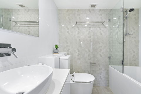 Victoria Square Private Apartments - Getaway Accommodation 2