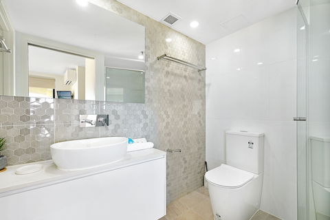 Victoria Square Private Apartments - Getaway Accommodation 5