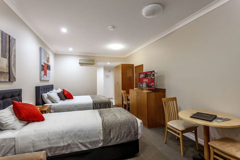 Eastgate On The Range Motel - Getaway Accommodation 5