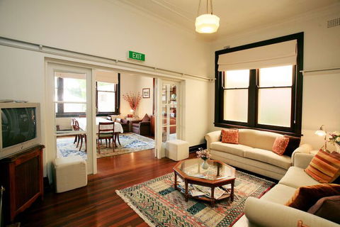 The Bank Guesthouse - Getaway Accommodation 6
