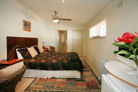 The Bank Guesthouse - Getaway Accommodation 4