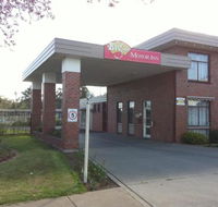 Big Valley Lakeside Paradise Motor Inn - Getaway Accommodation
