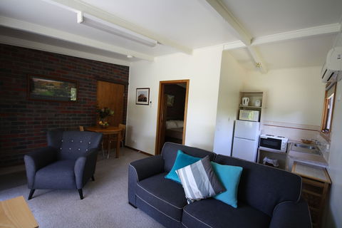 Halls Haven Holiday Units - Getaway Accommodation 6