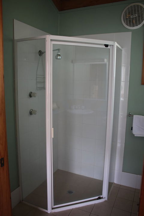 Lani's Holiday Island - Caravan Park - Getaway Accommodation 5
