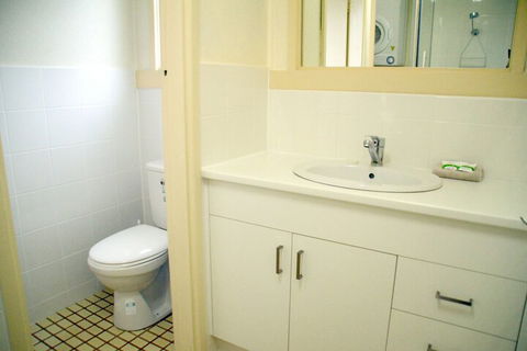 Hibiscus Heights - Getaway Accommodation 4