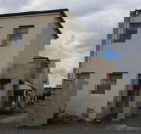 Grand Manor Motor Inn - Queanbeyan - Getaway Accommodation