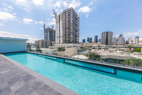 Homely Apartment In South Brisbane - Getaway Accommodation 5