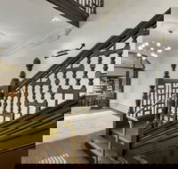 Farmers Home Hotel - Getaway Accommodation