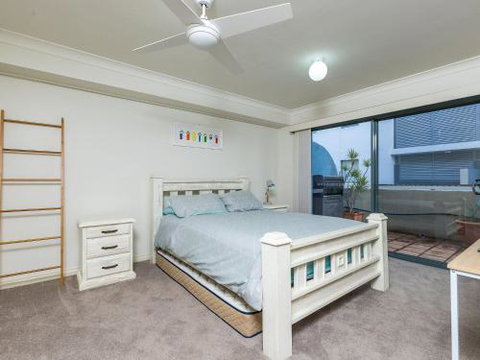 3 Peninsula Waters 2 4 Soldiers Point Rd Beautiful Air Conditioned Unit With Pool Lift & WIFI - Getaway Accommodation 0