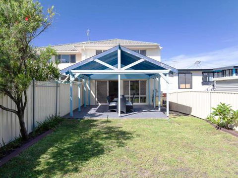 Walk On Birubi 1 / 40 Ocean Ave Pet Friendly WIFI Boat Parking & Water Views - Getaway Accommodation 4