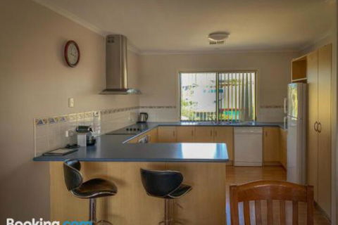 Endeavour 6 - Getaway Accommodation 1