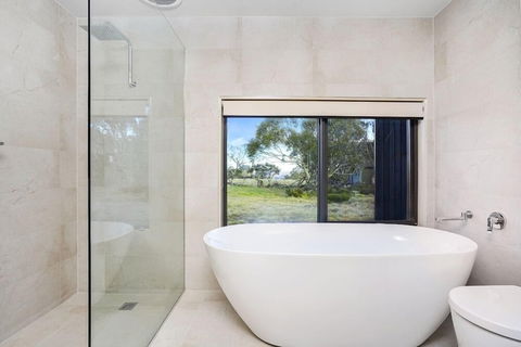 Black Out - Getaway Accommodation 4