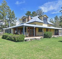 Soldiers Cottage picturebook vineyard home - Getaway Accommodation