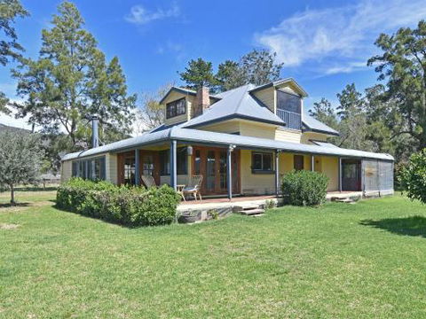 Soldiers Cottage Picturebook Vineyard Home - Getaway Accommodation 0
