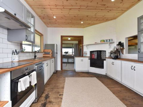 Soldiers Cottage Picturebook Vineyard Home - Getaway Accommodation 1