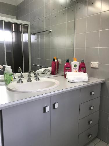 Townsville Wistaria Spacious Home - Getaway Accommodation 2