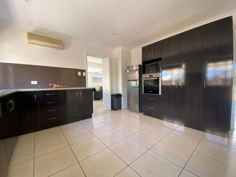 Townsville Wistaria Spacious Home - Getaway Accommodation 1
