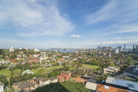Bright And Sunny Studio Apartment - Getaway Accommodation 6