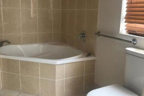 Townsville Strand Lighthouse Apartment 3 - Getaway Accommodation 5