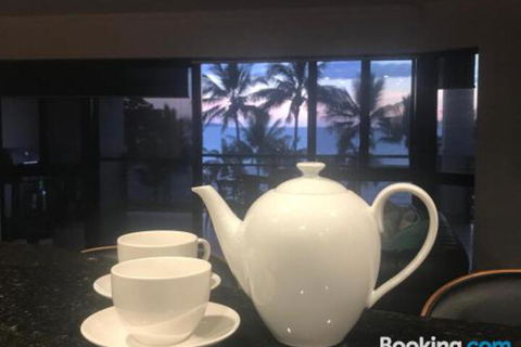 Townsville Strand Lighthouse Apartment 3 - Getaway Accommodation 0