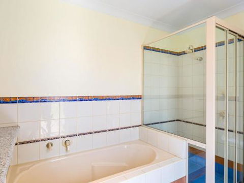 Pollys Escape Main House Cottage Vincentia 4pm Check Out Sundays - Getaway Accommodation 4
