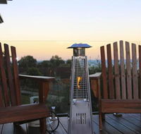 WHALE WATCH FOR FOUR Gerringong 4pm check out Sundays - Getaway Accommodation