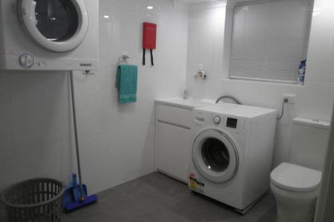 Almonta Apartments On The Water Front - Getaway Accommodation 4