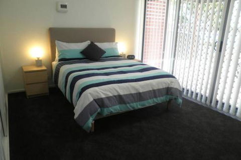 Almonta Apartments On The Water Front - Getaway Accommodation 3