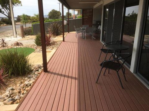 Almonta Apartments On The Water Front - Getaway Accommodation 1