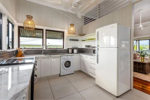 House Tropicana - Getaway Accommodation 3