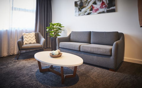 The Remington Orange - Getaway Accommodation 4