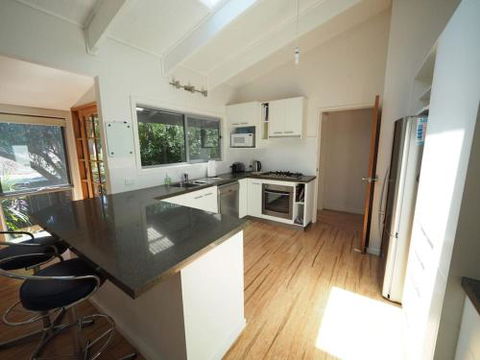 Sleepy Hollow Sandy Point - Getaway Accommodation 2