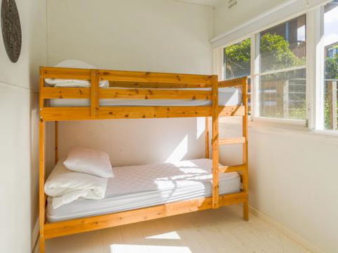 BOMBORA Gerroa 4pm Check Out Sundays - Getaway Accommodation 3